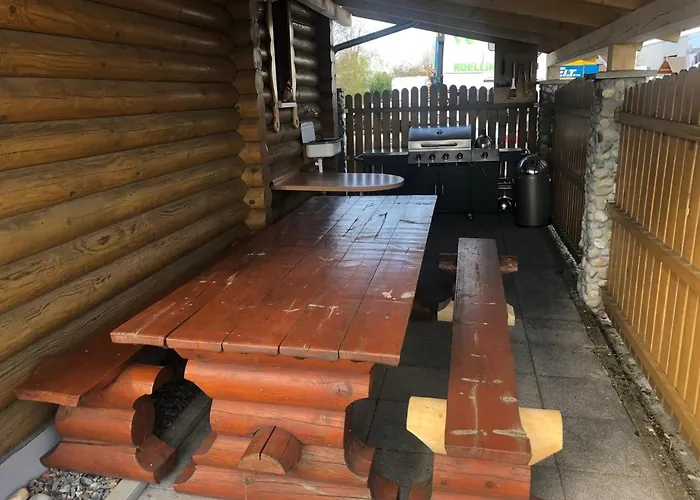 بلوكهاوس لار